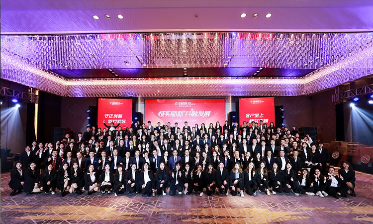 靠譜的FBA貨代公司紐酷國際服務(wù)團(tuán)隊
